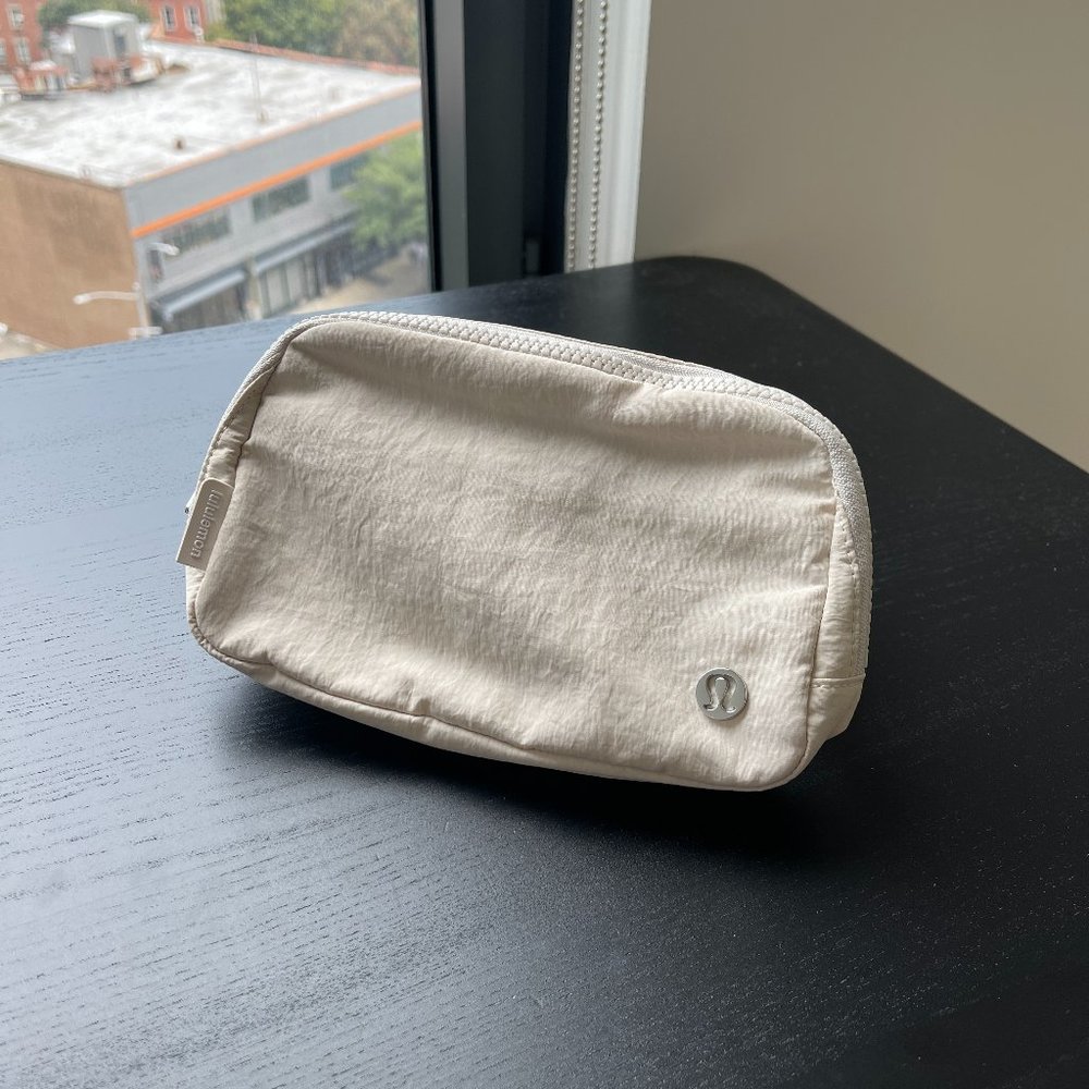 Everywhere Belt Bag 1L White Opal